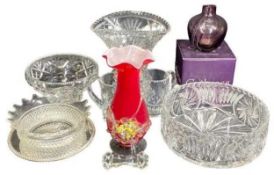 GOOD QUALITY HEAVY GLASSWARE, A PARCEL - including a large vase and two fruit basins, ETC