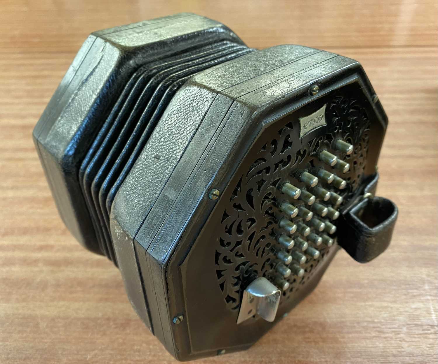 MUSICAL INSTRUMENT - Wheatstone 56 key concertina with pierced ebony octagonal end caps. Serial No - Image 4 of 4