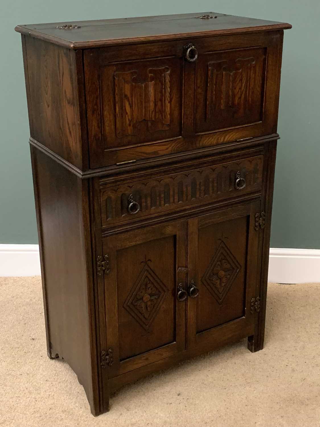 LINENFOLD COCKTAIL CABINET with base cupboards doors and drawer, 122cms H, 74cms W, 43cms D