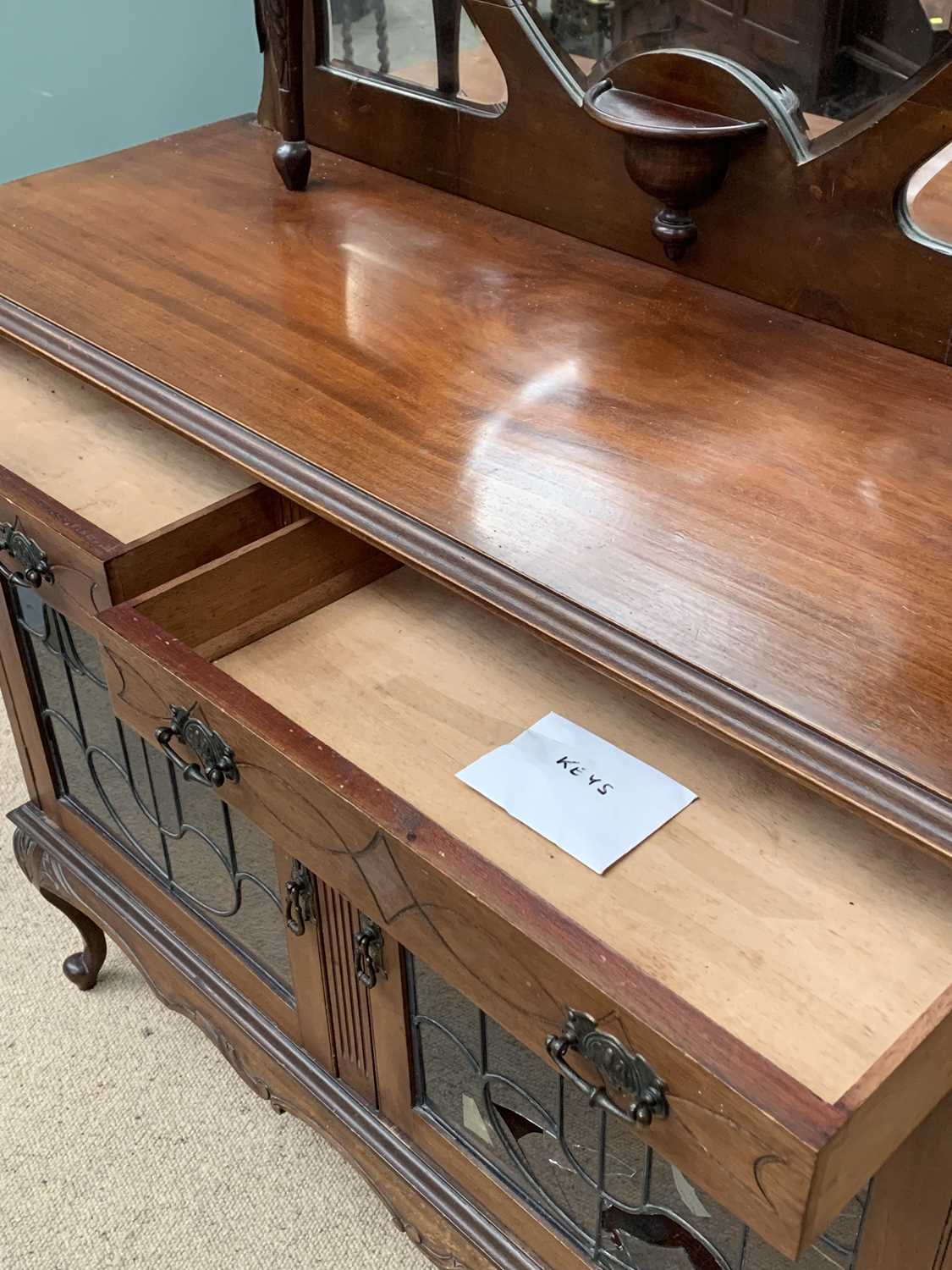 VICTORIAN MAHOGANY MIRROR BACK SIDE CABINET, the top with carved and scrolled outlines and - Image 3 of 4