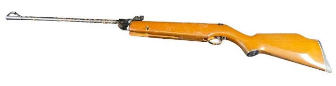 WEBLEY VULCAN .22 CALIBRE AIR RIFLE - Serial No 025614, 111cms overall, cocks good, good pressure