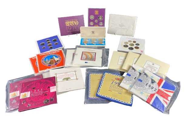 ROYAL MINT BRILLIANT UNCIRCULATED COIN COLLECTION PACKS (21) and a Royal Mint 1971 Isle of Man proof