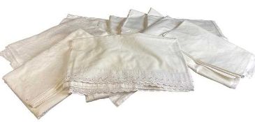 HOUSEHOLD LINEN - a quantity to include a large Damask tablecloth and a quantity of white bedding