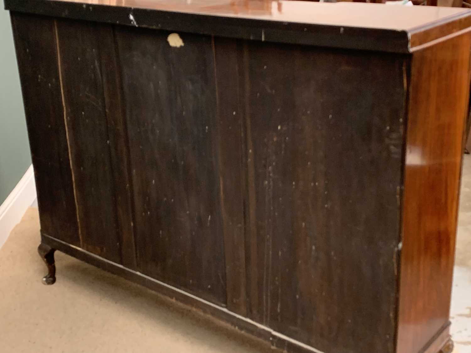 QUEEN ANNE TYPE FIGURED WALNUT BOOKCASE having inverted breakfront with two door central section - Image 3 of 3