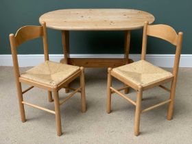 MODERN RUSTIC PINE OVAL TOPPED KITCHEN TABLE, 76cms H, 112cms W, 68cms D and a pair of rush seated