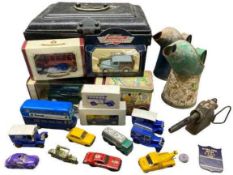 VINTAGE & MODERN COLLECTABLES GROUP - contained within a small tin trunk to include two vintage