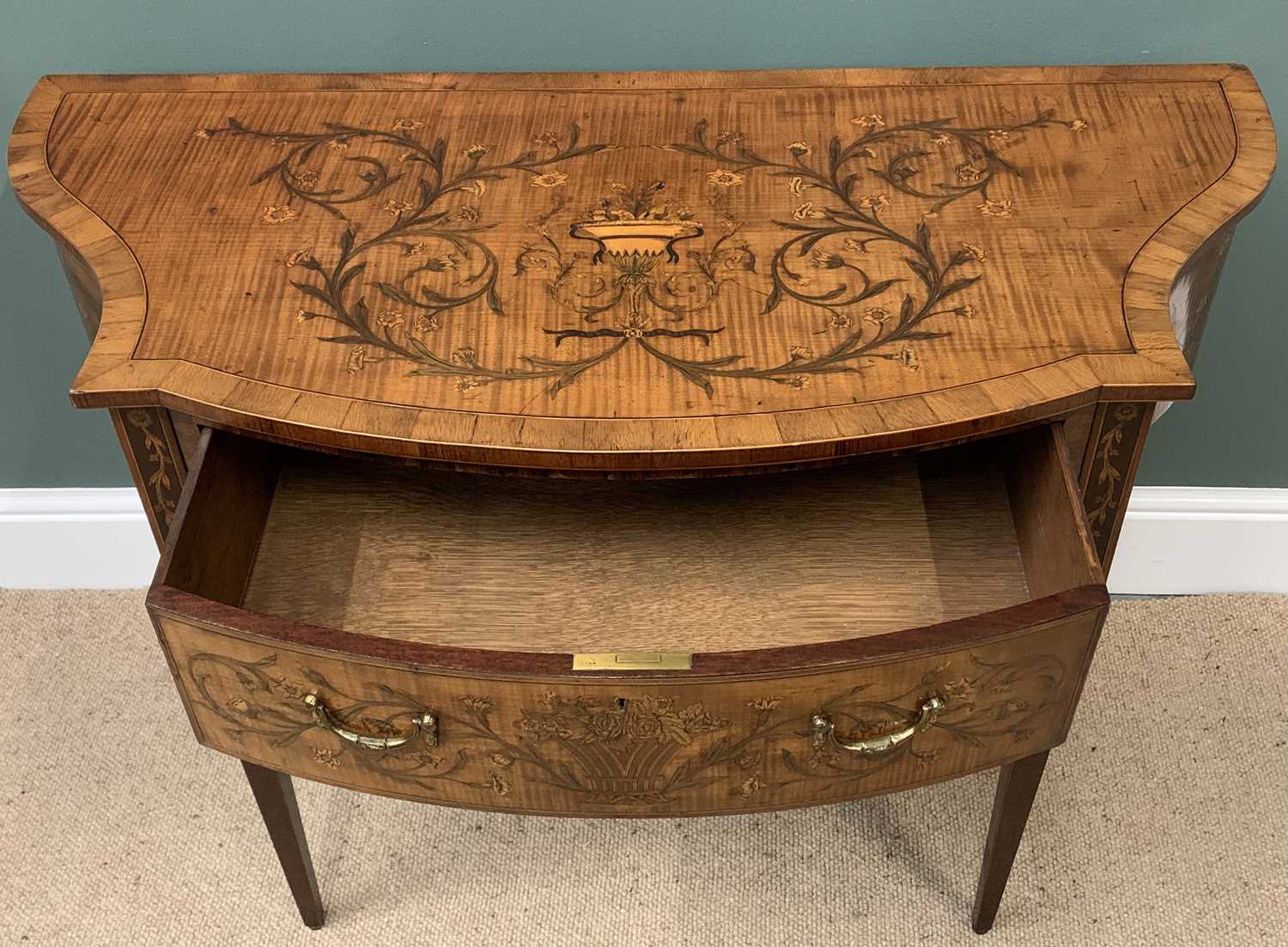 FRENCH SATINWOOD URN & FLORAL INLAID SIDE TABLE having a shaped top and single central drawer on - Image 5 of 5