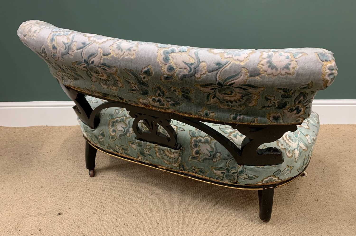 EDWARDIAN SALON COUCH with tapestry back and seat, on turned supports, 71cms H, 105cms W, 56cms D - Image 4 of 4