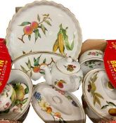 ROYAL WORCESTER EVESHAM & SIMILAR TABLEWARE - including tureens and covers