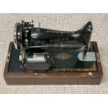 VINTAGE CASED SINGER SEWING MACHINE