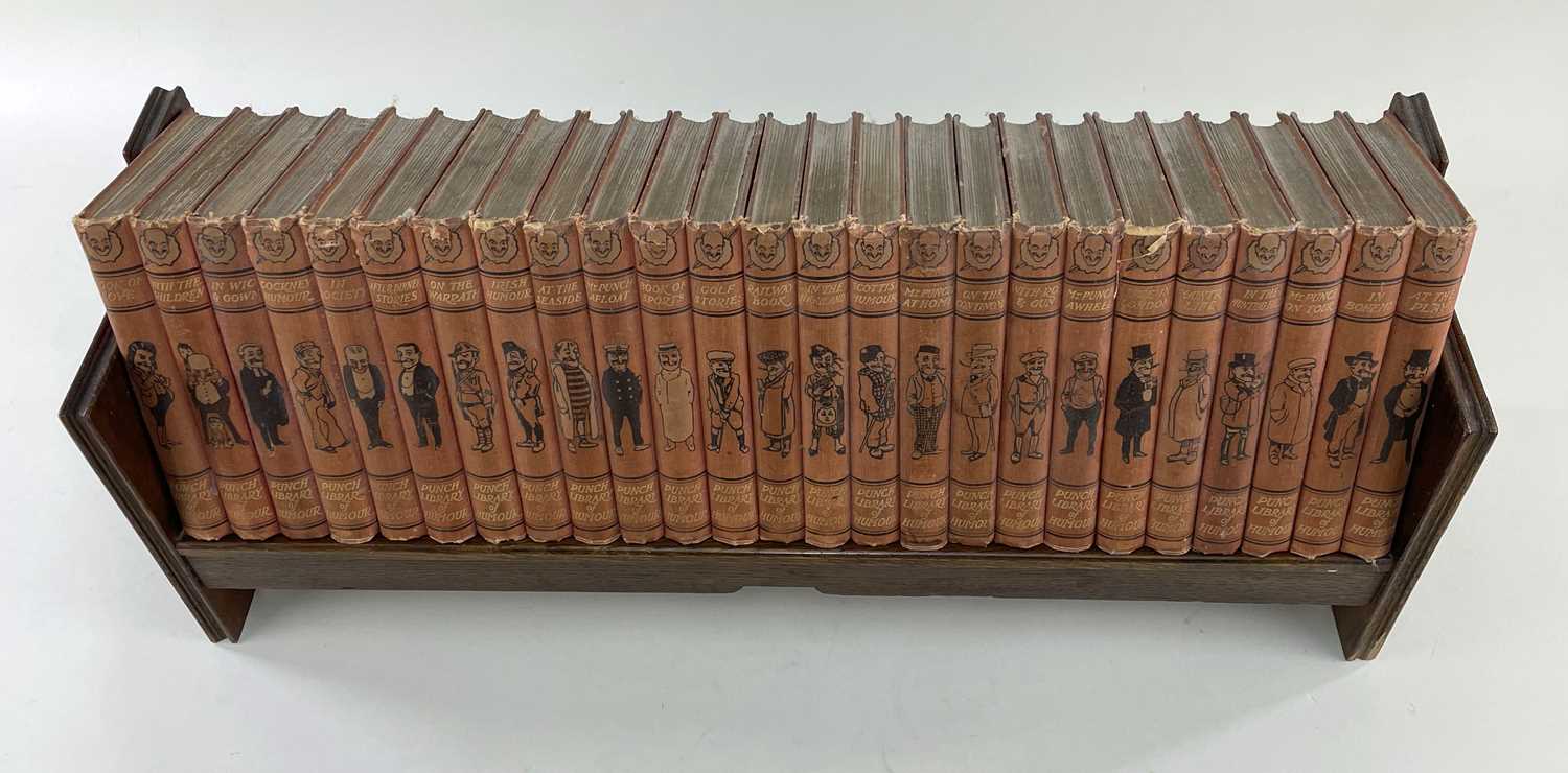 SET OF 25 'PUNCH LIBRARY OF HUMOUR' IN OAK BOOK TROUGH, publ. The Educational Book Co. Ltd, original - Image 3 of 3