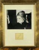 RARE AUTOGRAPH OF WELSH ACTRESS RACHEL ROBERTS (1927-1980) FRAMED WITH PUBLICITY PHOTOGRAPH & A