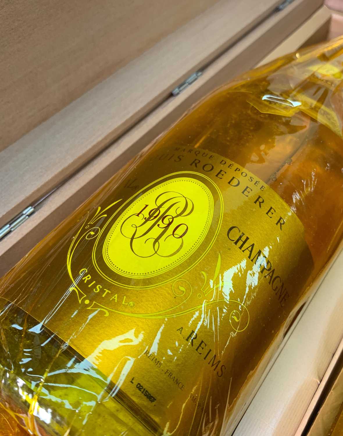 CHAMPAGNE LOUIS ROEDERER CRISTAL 1985 & 1990 MAGNUM PRESENTATION CASE 2 x 1500clExtremely rare - Image 3 of 4