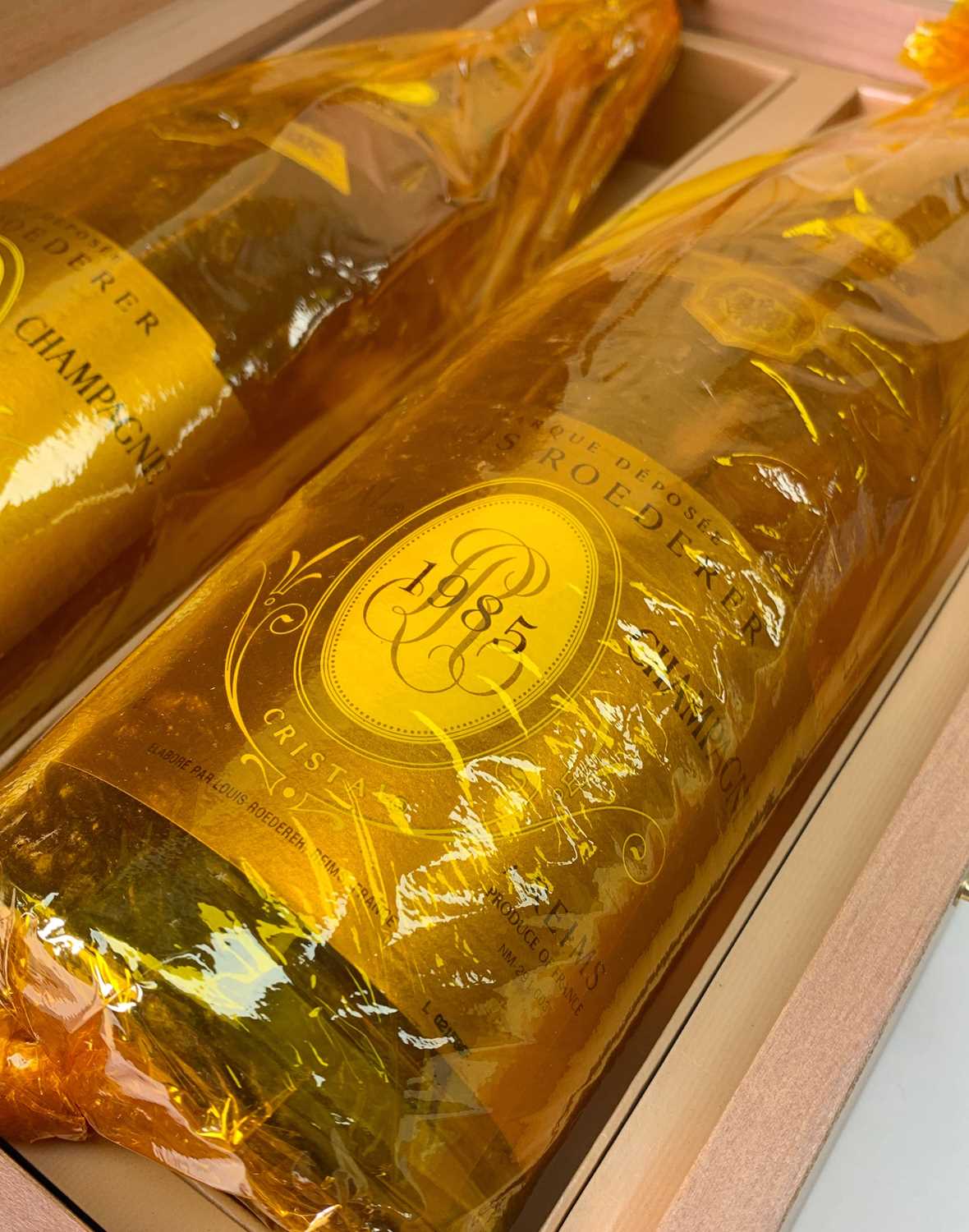 CHAMPAGNE LOUIS ROEDERER CRISTAL 1985 & 1990 MAGNUM PRESENTATION CASE 2 x 1500clExtremely rare - Image 4 of 4
