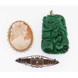 TWO 9CT BROOCHES & CHINESE HARDSTONE PENDANT, comprising Victorian gold bar brooch with diamond
