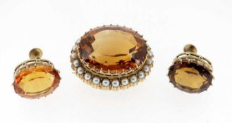 YELLOW METAL SET OVAL CITRINE & PEARL BROOCH, the citrine measuring 23 x 19mms approx., together