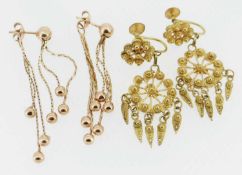 TWO PAIRS OF GOLD EARRINGS comprising pair of 18ct gold drop earrings (5.0gms) and a pair of 12ct