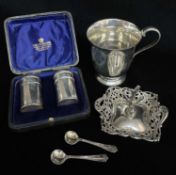 SMALL GROUP SILVER COLLECTIBLES, including Elkington christening mug with engraved monogram (