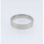 PLATINUM GENTS WEDDING BAND, 9.5g