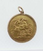 EDWARD VII GOLD SOVEREIGN, 1907, in 9ct gold pendant mount, 8.6gms Provenance: private collection