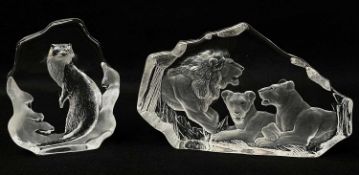 TWO MATS JONASSON (SWEDEN) FROSTED GLASS WILDLIFE SCULPTURES, the large depicting three lions, 15.