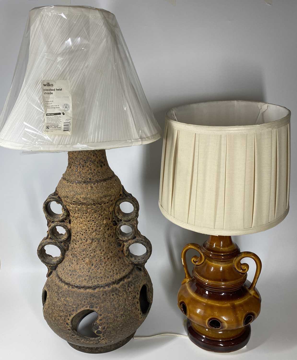 LAVA EFFECT POTTERY TABLE LAMP & ONE OTHER, 77cms overall H with shade the largest lamp