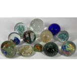 DECORATIVE GLASS & OTHER PAPERWEIGHT COLLECTION - 12 items, all unmarked