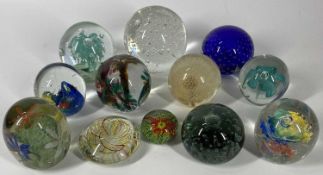 DECORATIVE GLASS & OTHER PAPERWEIGHT COLLECTION - 12 items, all unmarked