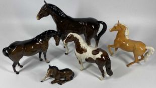 BESWICK & OTHER POTTERY HORSE FIGURINES (5)