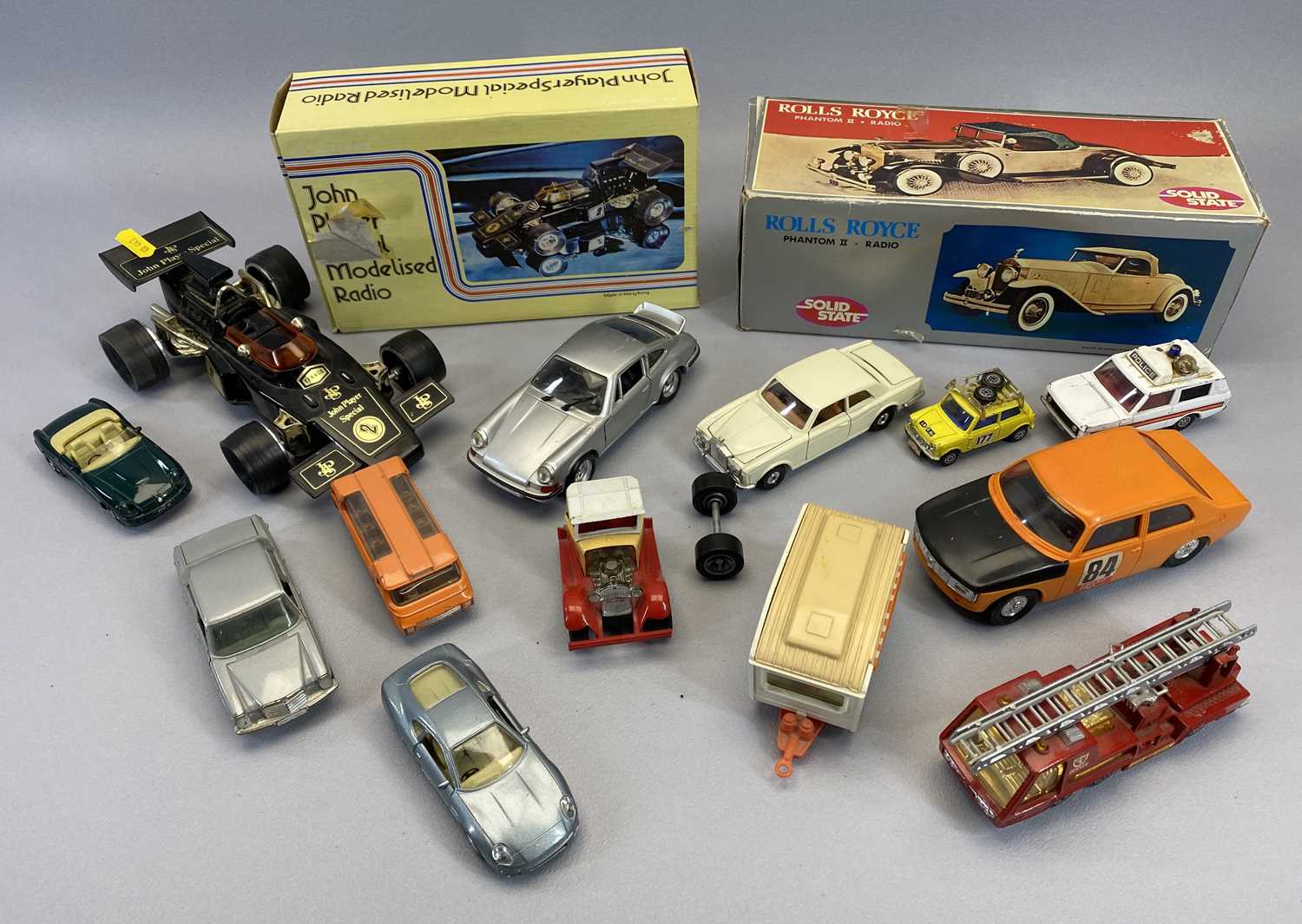 CORGI, MATCHBOX MODELS OF YESTERYEAR and others Diecast and other vehicles, boxed and loose to - Image 2 of 3