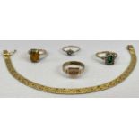 9CT GOLD JEWELLERY, 4 ITEMS and a diamond set signet type ring in unmarked yellow metal, items