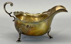 SILVER SAUCE BOAT, Birmingham 1904, maker Williams Birmingham Ltd, 16cms across, 3.1ozst