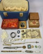 VICTORIAN & LATER JEWELLERY & COLLECTABLES in vintage travel vanity case, jewellery includes coral