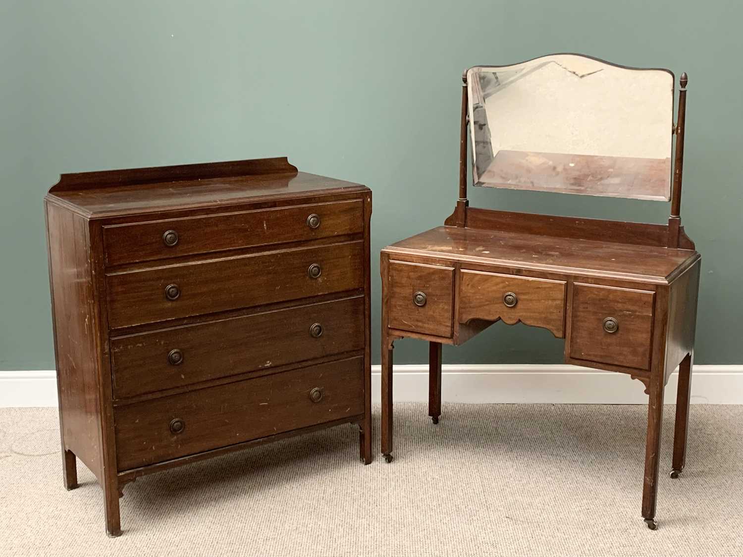 CIRCA 1940 MAHOGANY TWO PIECE BEDROOM SUITE comprising four drawer chest, 110cms H, 99cms W, 50cms D