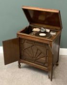VINTAGE SELECTA GRAMOPHONE in an oak cabinet having a lift-up lid and twin lower cupboard doors