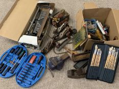 VINTAGE & LATER TOOLS PARCEL to include a one ton Record bench vice, mitre saw, Stanley and other