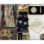 VINTAGE & LATER COSTUME JEWELLERY & COLLECTABLES GROUP - to include gent's tie clips, cufflinks,