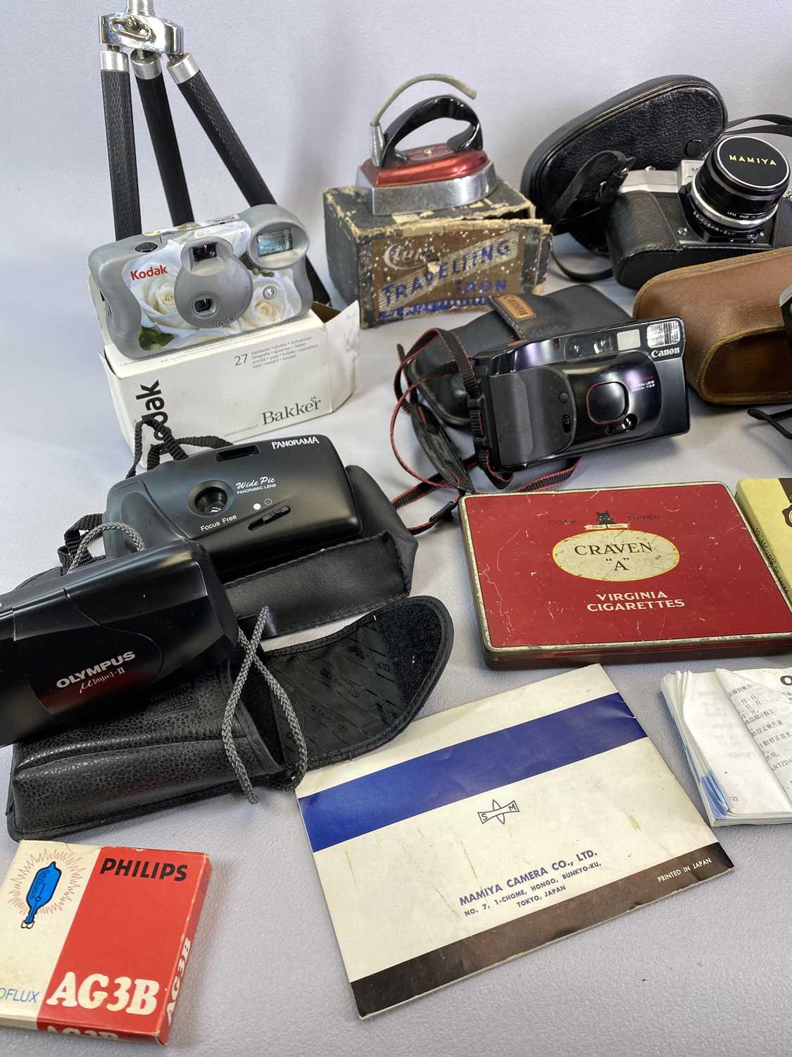 PHOTOGRAPHY - Mamiya, Olympus and ETC cameras, also, old set of field glasses and an assortment of - Image 2 of 3
