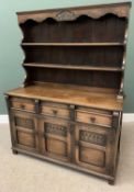 REPRODUCTION OAK DRESSER - a fine example with a shaped and carved rack on a base section of three