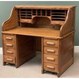 OAK ROLL TOP DESK, CIRCA 1900s - an excellent twin pedestal example, 127cms H, 138cms W, 85cms D