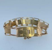 9CT GOLD BUCKLE DESIGN BRACELET, 11.8gms Provenance: private collection Powys, consigned via our