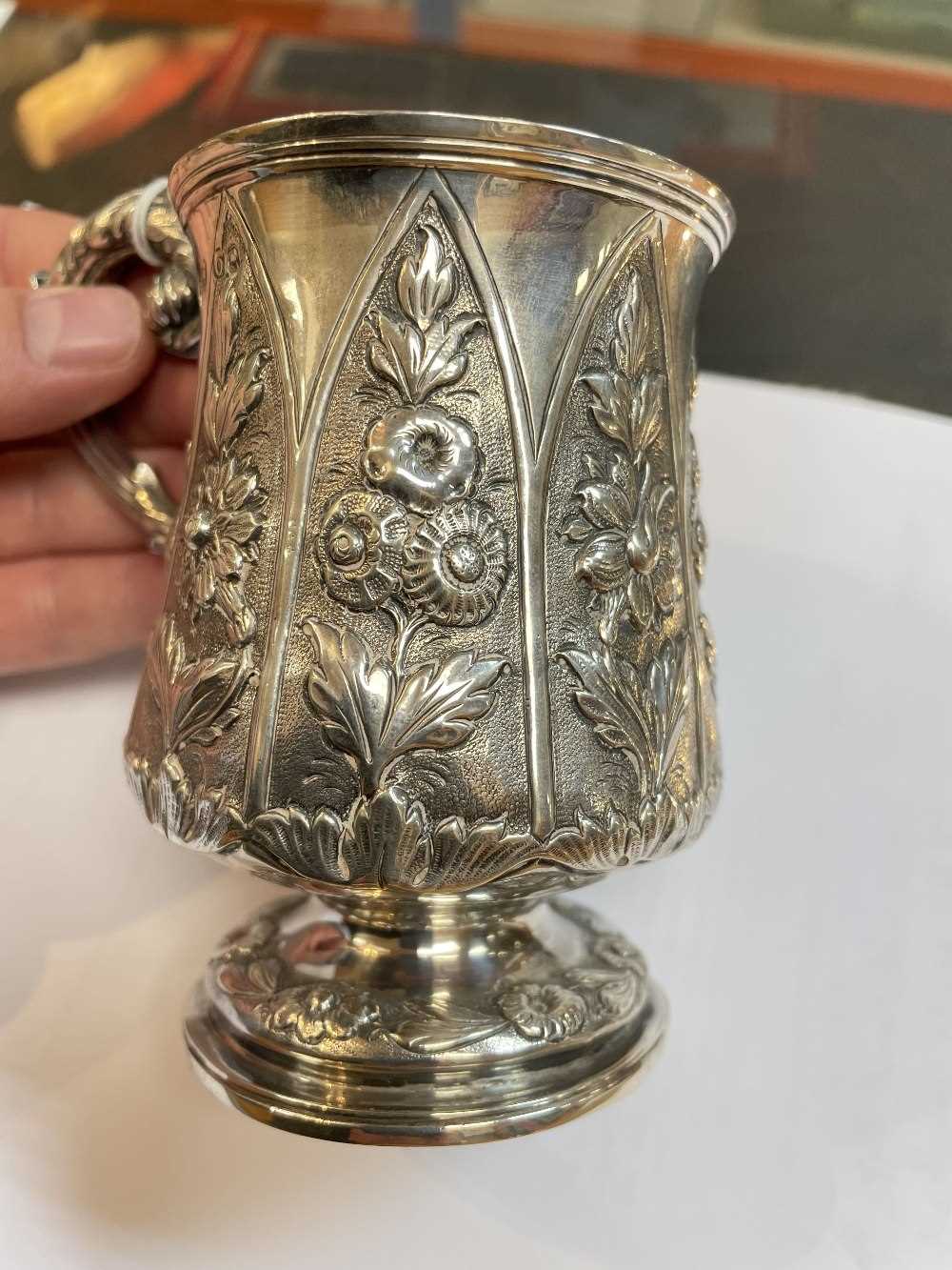 GEORGE IV SILVER CHRISTENING MUG / TANKARD, John, Henry & Charles Lias, London 1829, overall - Image 4 of 14