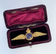 15CT GOLD & ENAMEL RAF 'SWEETHEART' BROOCH, 5.7cms wide, 3.7gms, in vintage brooch box Provenance: