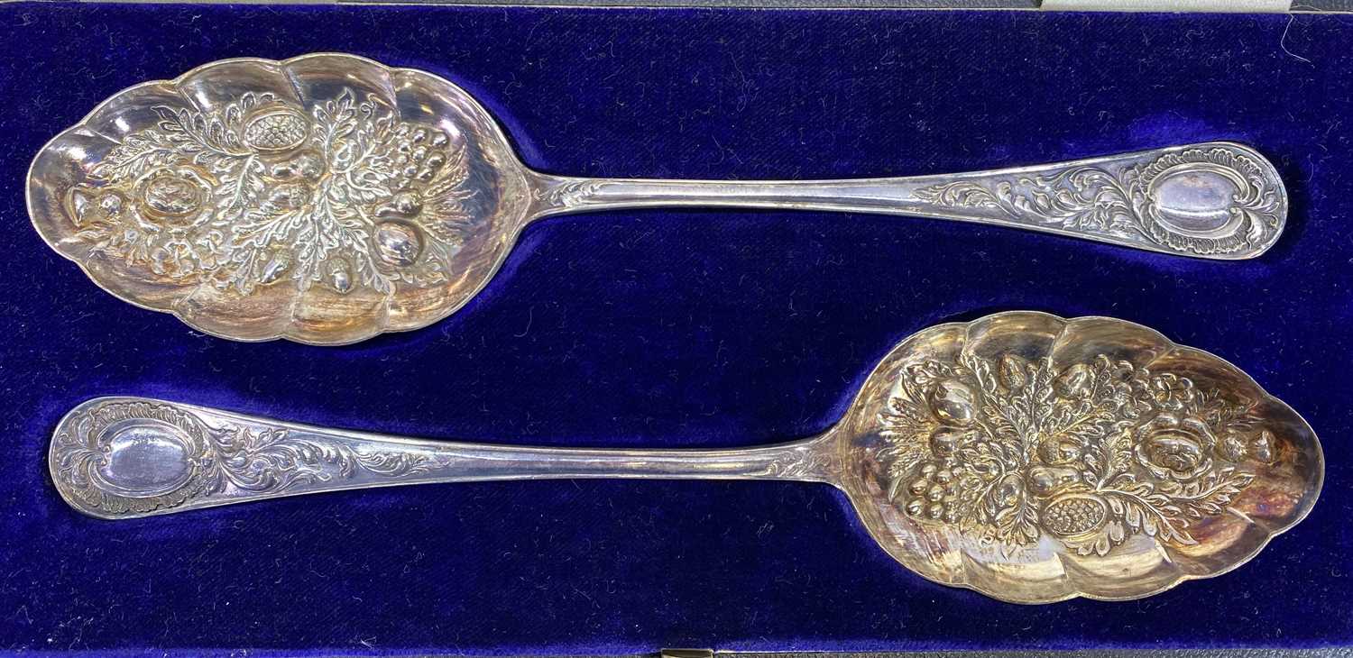 CASED & LOOSE QUANTITY OF SILVER & EPNS CUTLERY - to include a cased set of six Sheffield silver - Image 4 of 6