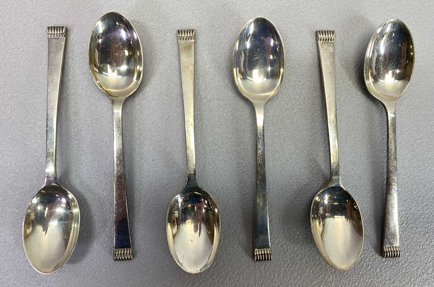 HALLMARKED SILVER, EPNS & STAINLESS CHROME CASED & LOOSE CUTLERY - to include a loose set of six - Image 5 of 8