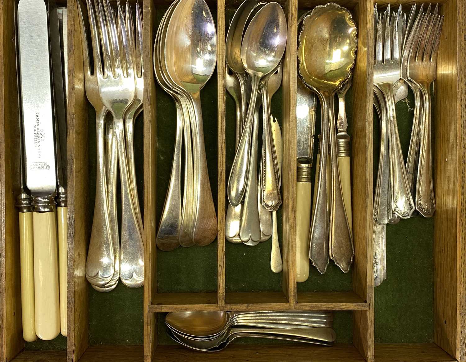 CASED & LOOSE QUANTITY OF SILVER & EPNS CUTLERY - to include a cased set of six Sheffield silver - Image 2 of 6