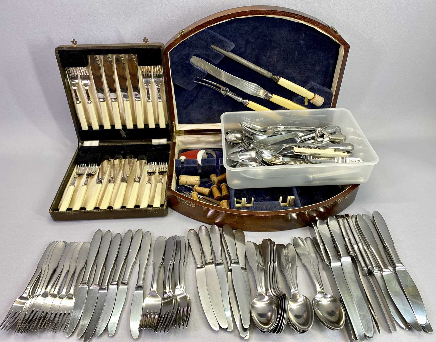 GEORGE JENSEN DENMARK 'MITRA' STAINLESS STEEL MODERN CUTLERY, approximately 60 pieces, and an - Image 9 of 9