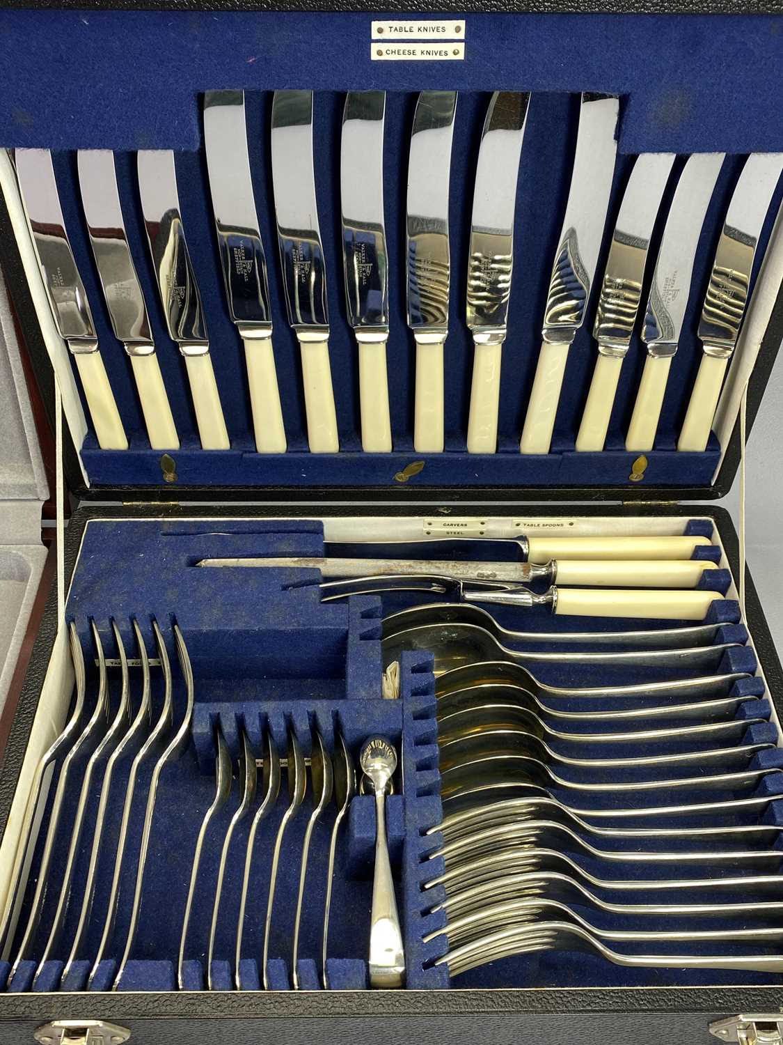 WALKER & HALL CASED CUTLERY PART SET and a Viners wooden box part cutlery set - Image 2 of 3