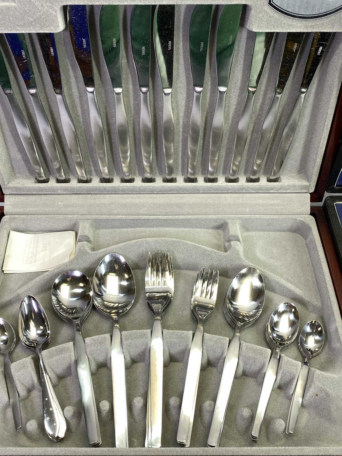 WALKER & HALL CASED CUTLERY PART SET and a Viners wooden box part cutlery set - Image 3 of 3