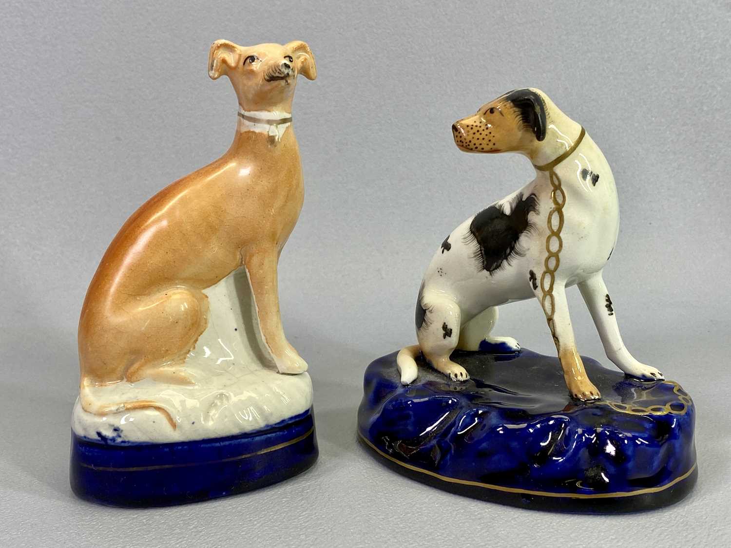ORNAMENTAL POTTERY DOG FIGURINES (3) - to include a Royal Doulton 'Thanks Doc' HN2731 vet with - Bild 3 aus 3
